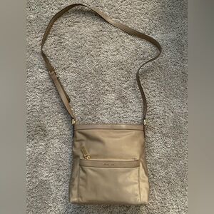 Michael Kors Tan Crossbody purse Excellent Condition smoke free